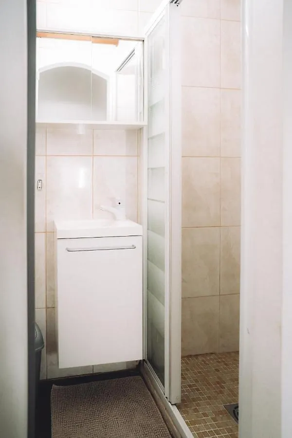 Cannes Centre Ville- Bel Appartement Studio + Mezzanine 0*,
